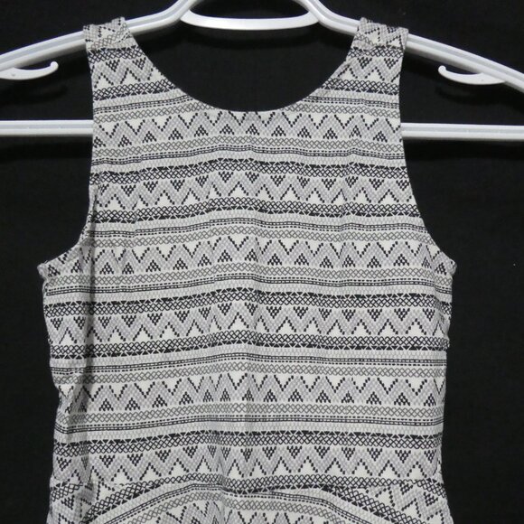 OLD NAVY | medium (8) regular | Sleeveless Patterned Summer Cotton Dress - Picture 3 of 13